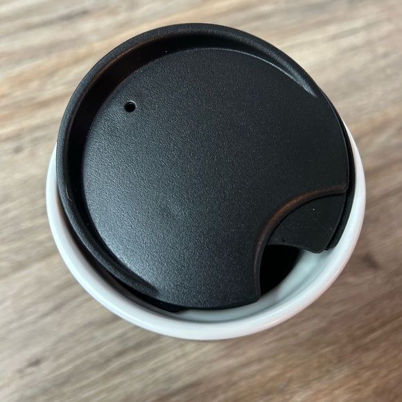 Starbucks 2017 Holiday Scene Ceramic Red Cup Tumbler 12 oz - Picture 6 of 8